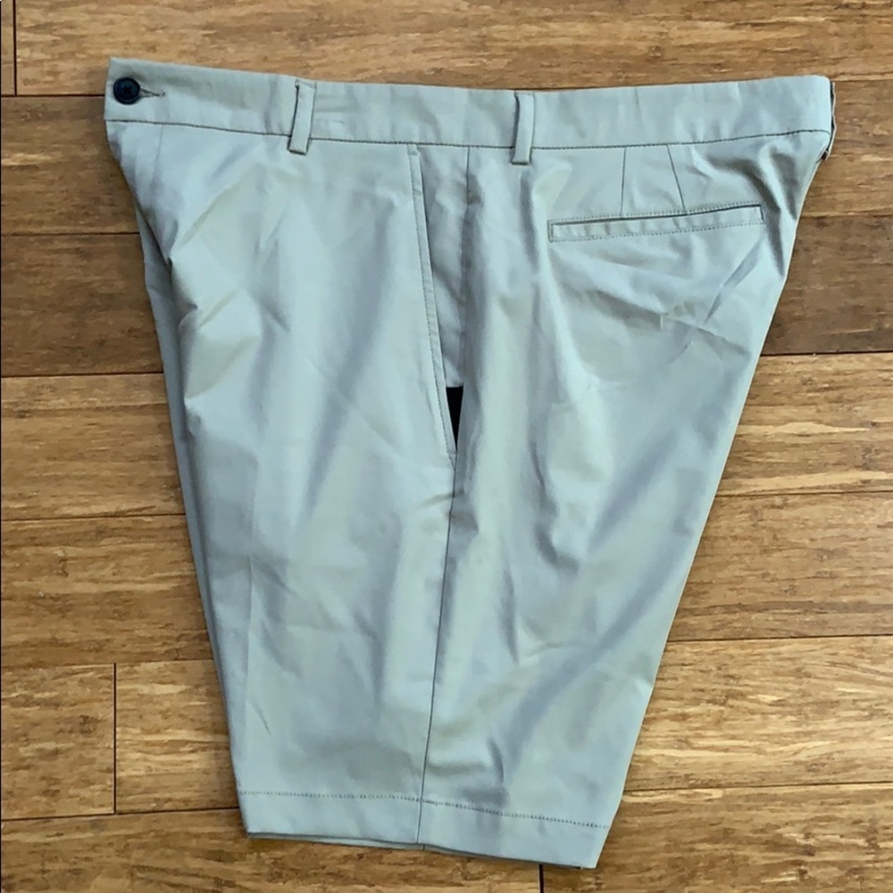 NEW CLAIBORNE Men’s Classic Dry Cool Shorts sz 38